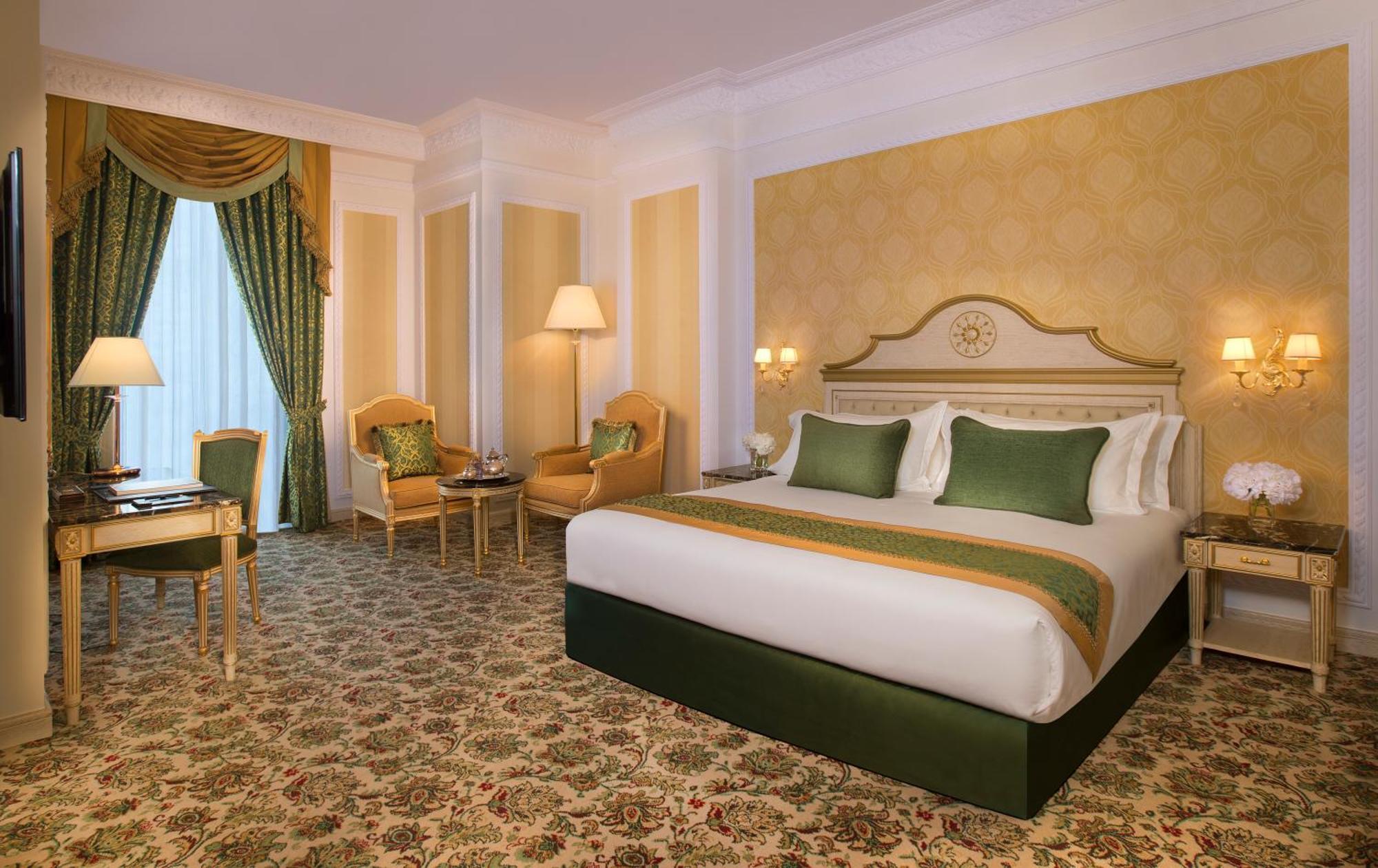 Executive Junior King Suite